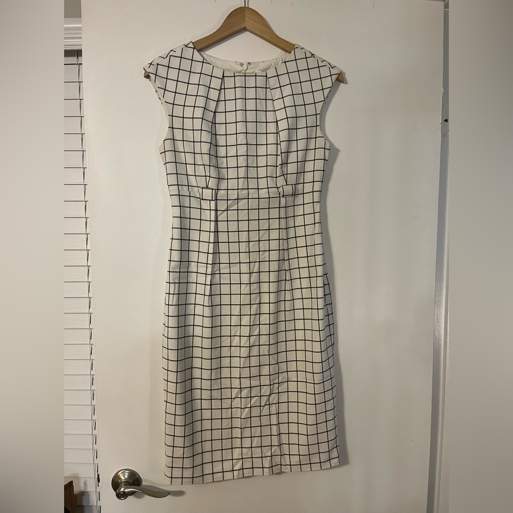 Calvin Klein Black & White Dress. Size 2.